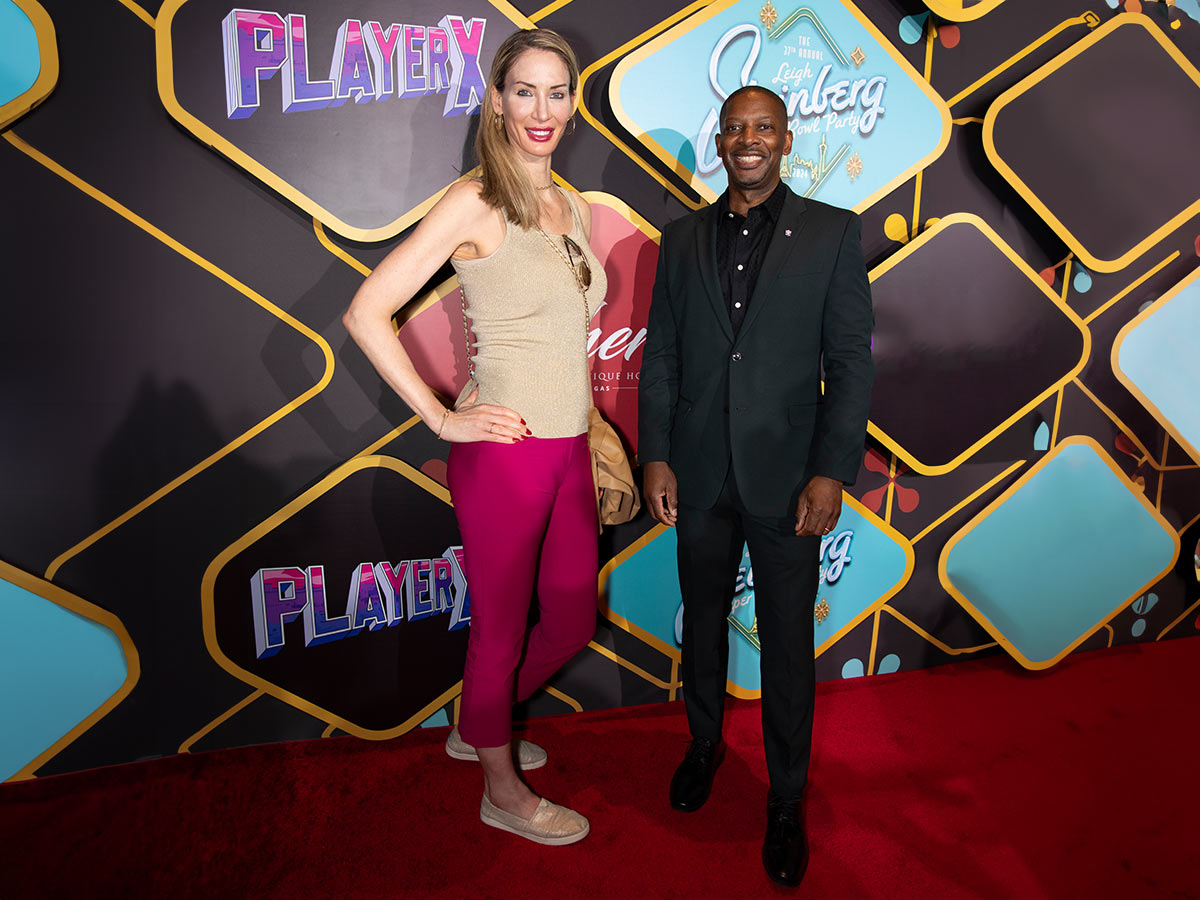 Carolyn Moos - 6’5"