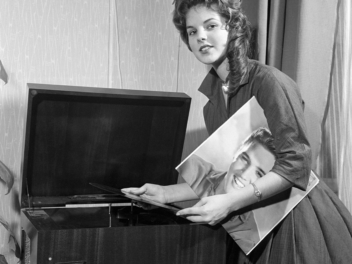 The Sound of Records on a Turntable