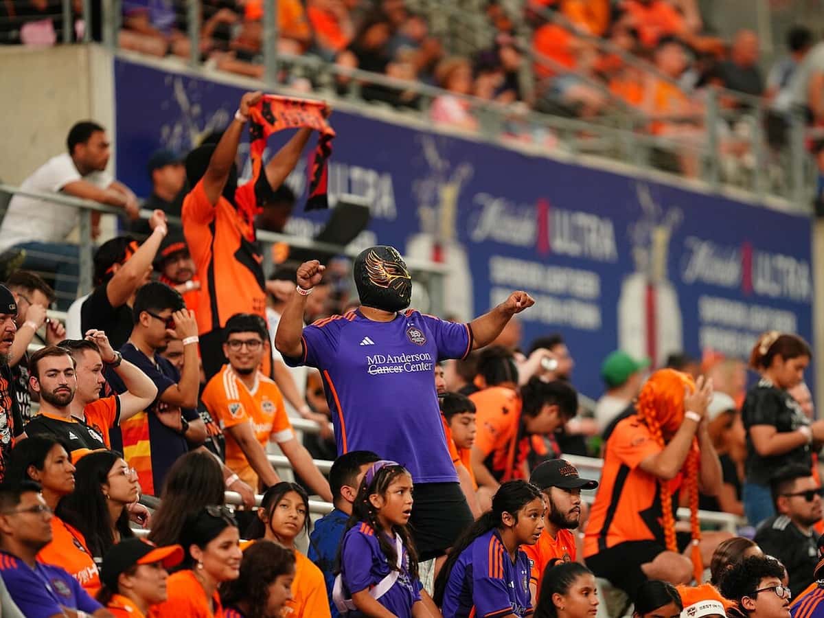 25. Houston Dynamo FC (-5)