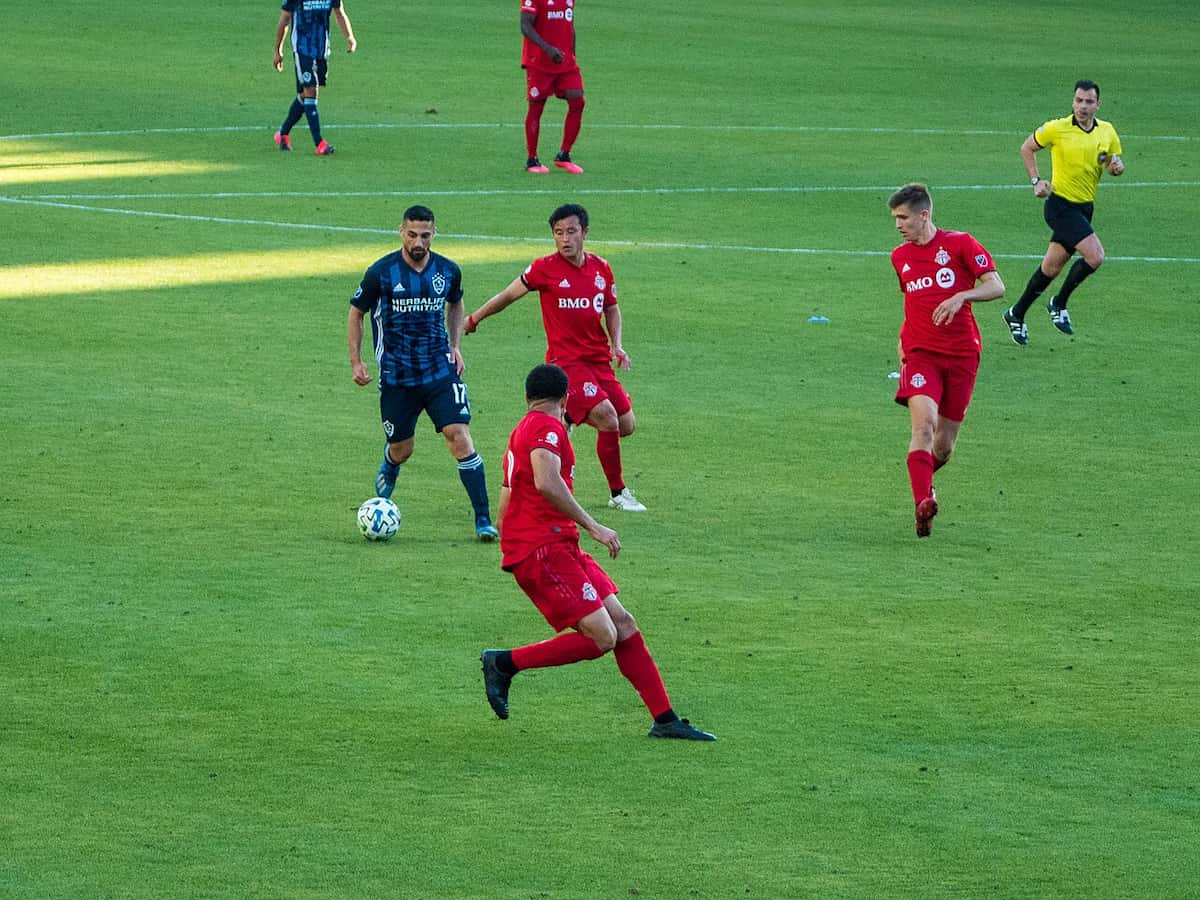 20. Toronto FC (+2)