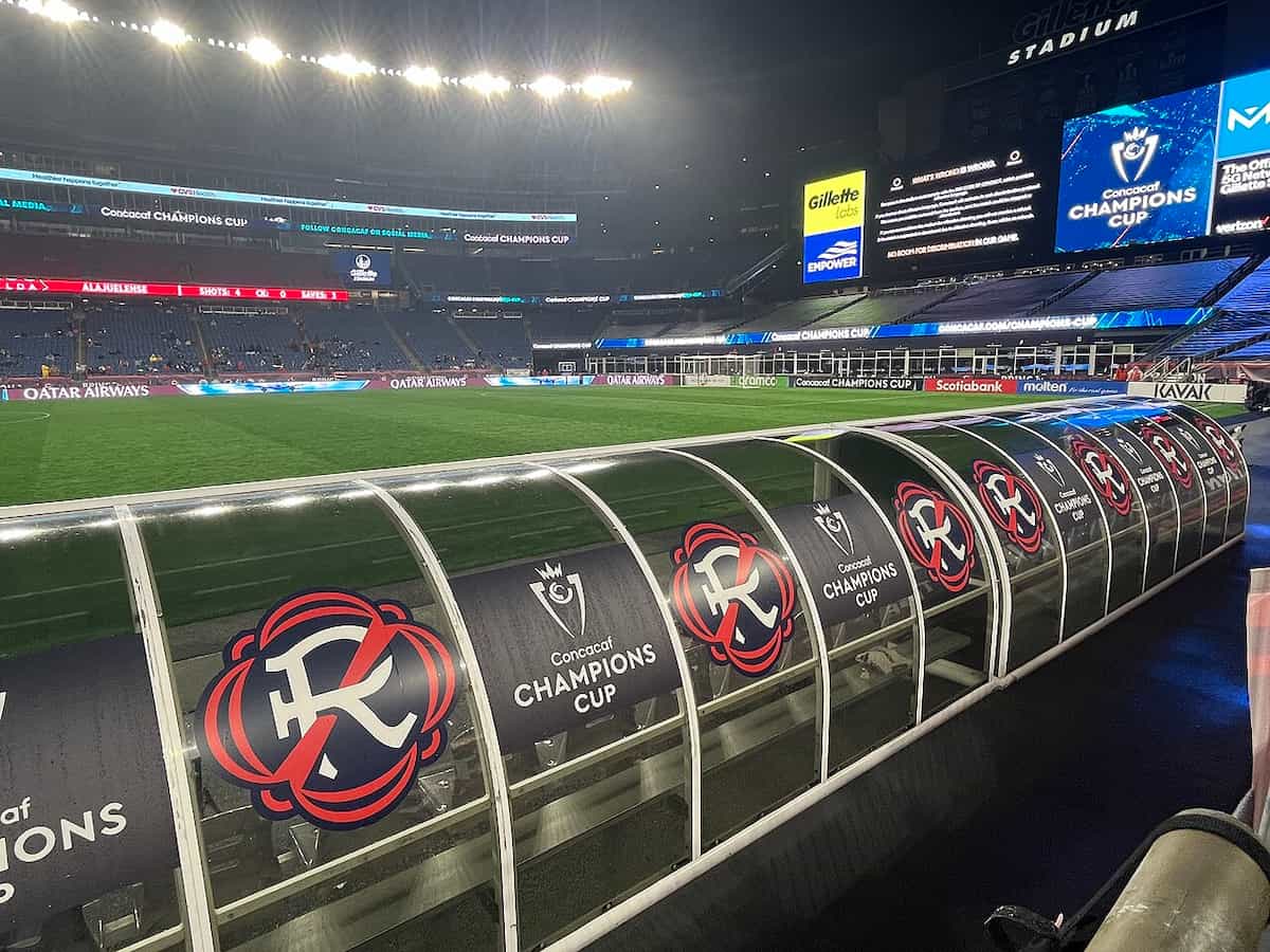 23. New England Revolution (+2)