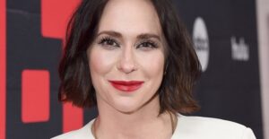 Photos of Jennifer Love Hewitt Then andNow