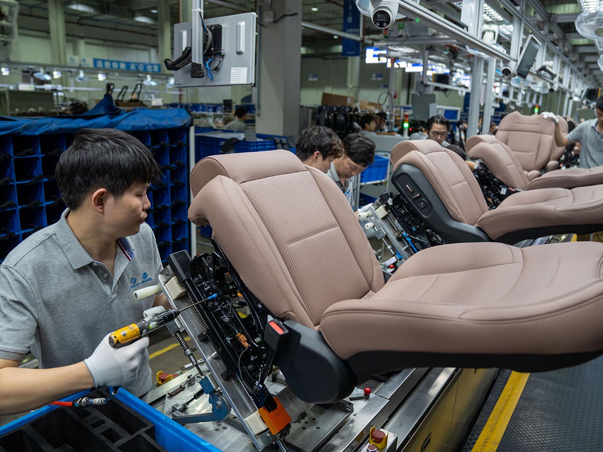 Reclining Rear Seats with Noise Cancellation