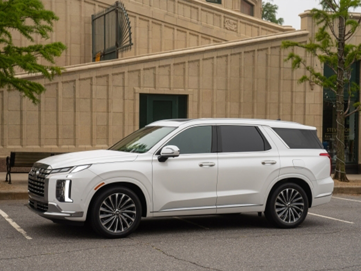Hyundai Palisade (SE) - $37,200