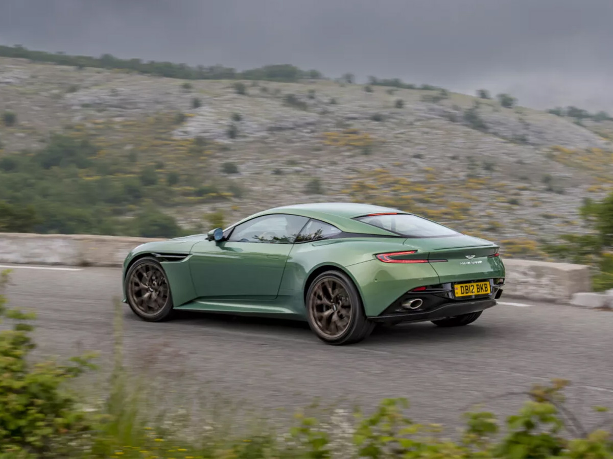 Aston Martin DB12
