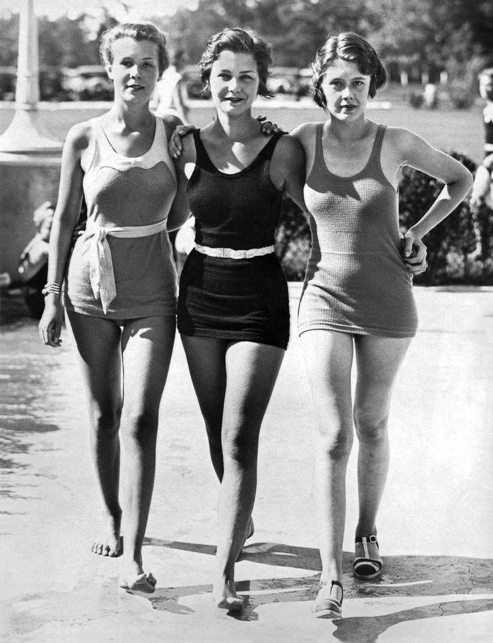 Army Girls, 1932