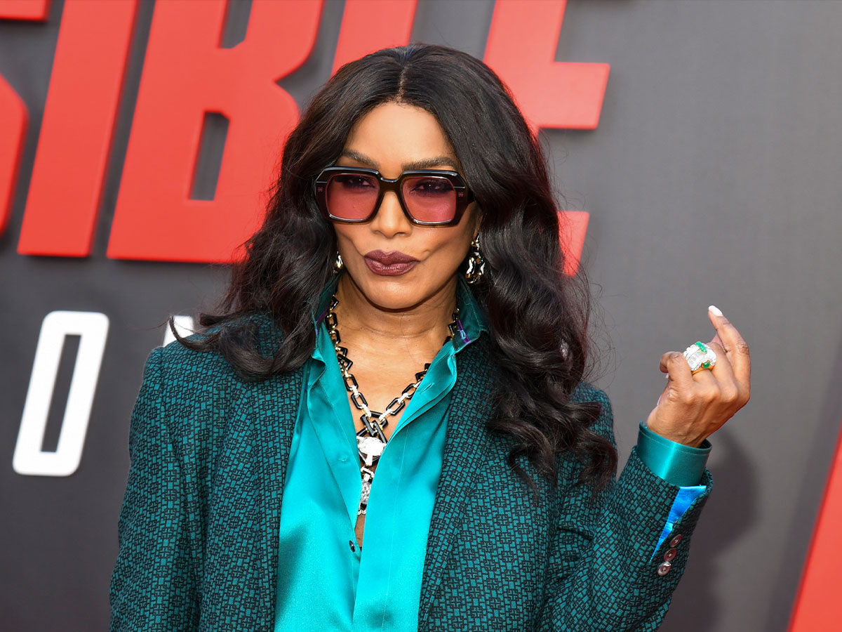Angela Bassett (65)