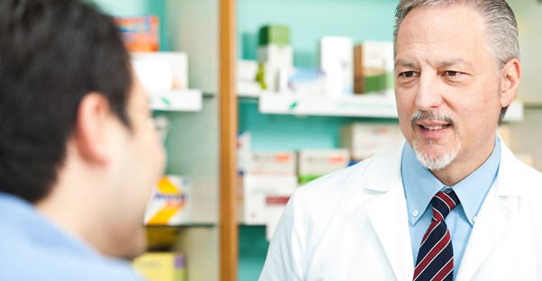 a doctor diagnosing a patient's pubic lice