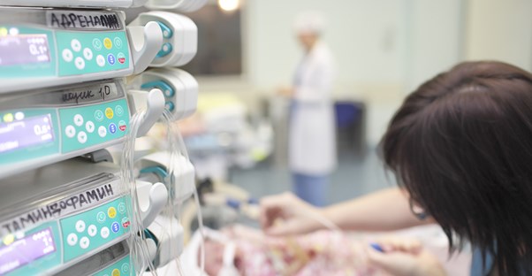 a nurse caring for a baby who has fetal alcohol syndrome