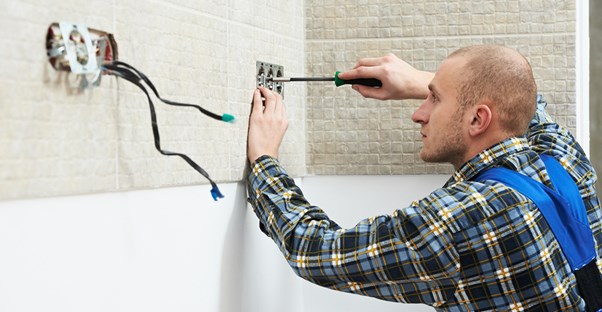 Electrician stays safe on the job