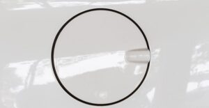 A scratch free gas cap thanks to a safe car cover
