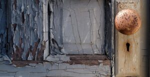 an abandoned house represents the paranoia that is common in schizophrenia patients
