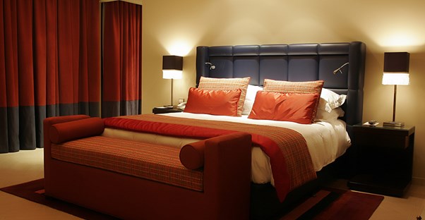 a chic hotel room in sonoma california