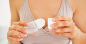 a woman whose deodorant causes rashes