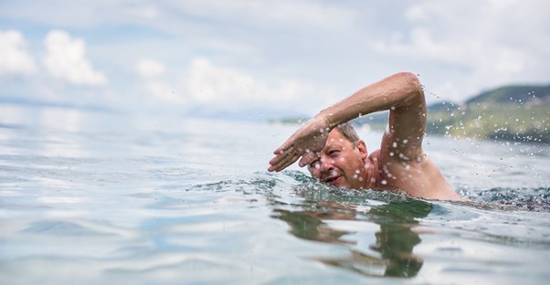 a man living with a hip replacement