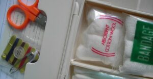 items that appear on a DIY first aid kit checklist