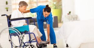 a doctor explaining mesothelioma survival rates
