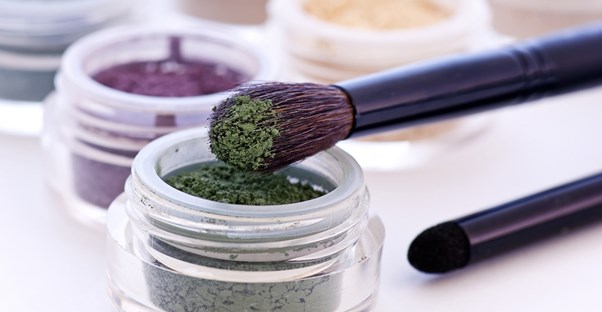 Make up samples from an Ipsy glam bag.