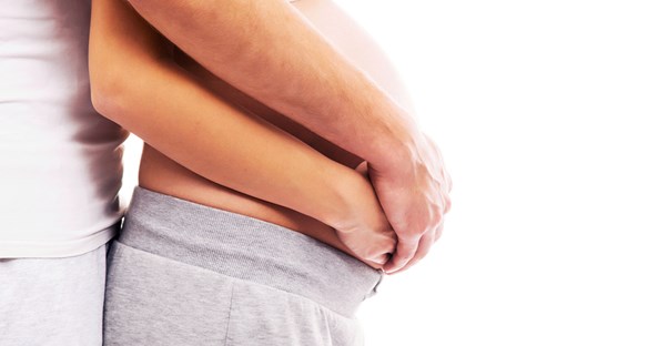 A father supports his wife while she deals with gestational diabetes