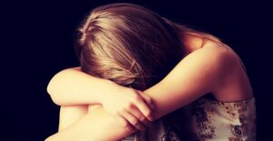 a woman experiencing cocaine addiction