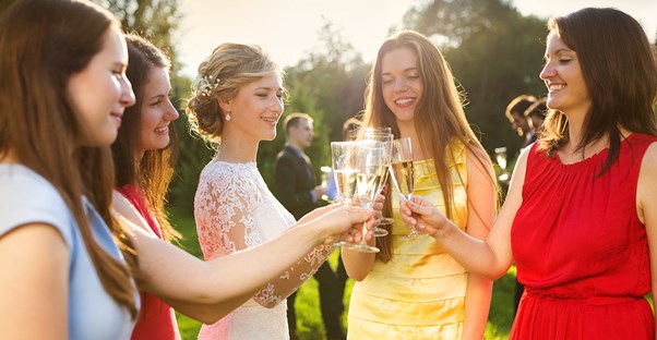 A bride with her guests.