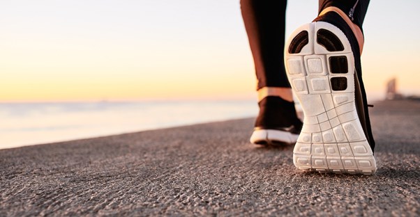What causes heel pain