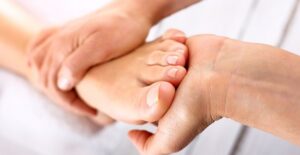 How to treat toenail fungus