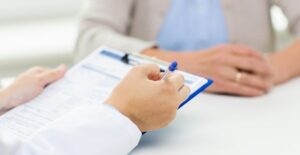 Discussing the causes of a UTI