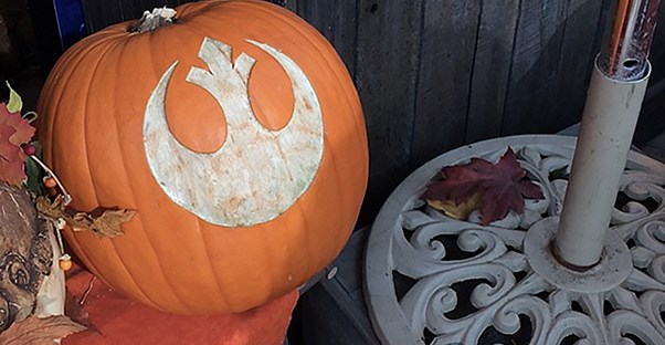 a star wars pumpkin carving